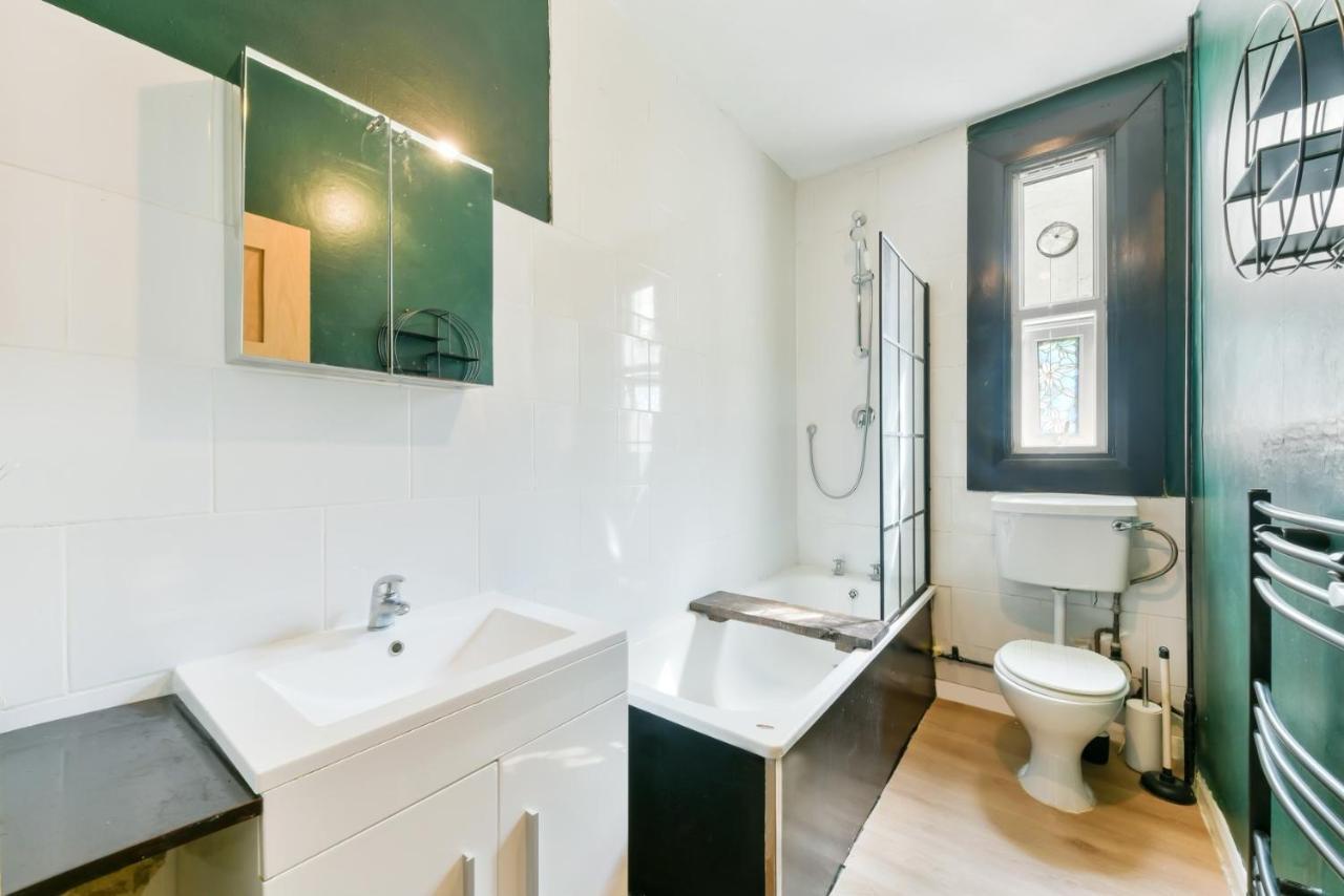 Cozy 1-Bed Apartment In Brixton 런던 외부 사진
